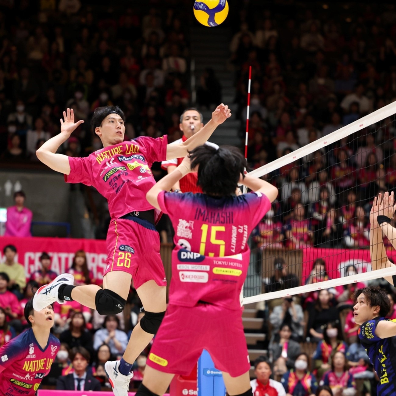 拜仁官方：后卫博埃因病缺席与斯图加特的比赛